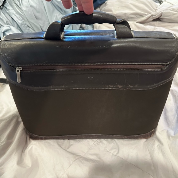 TUMI dark brown Leather Formula T Compartment Briefcase/Laptop Bag model 2952D. - Picture 6 of 6